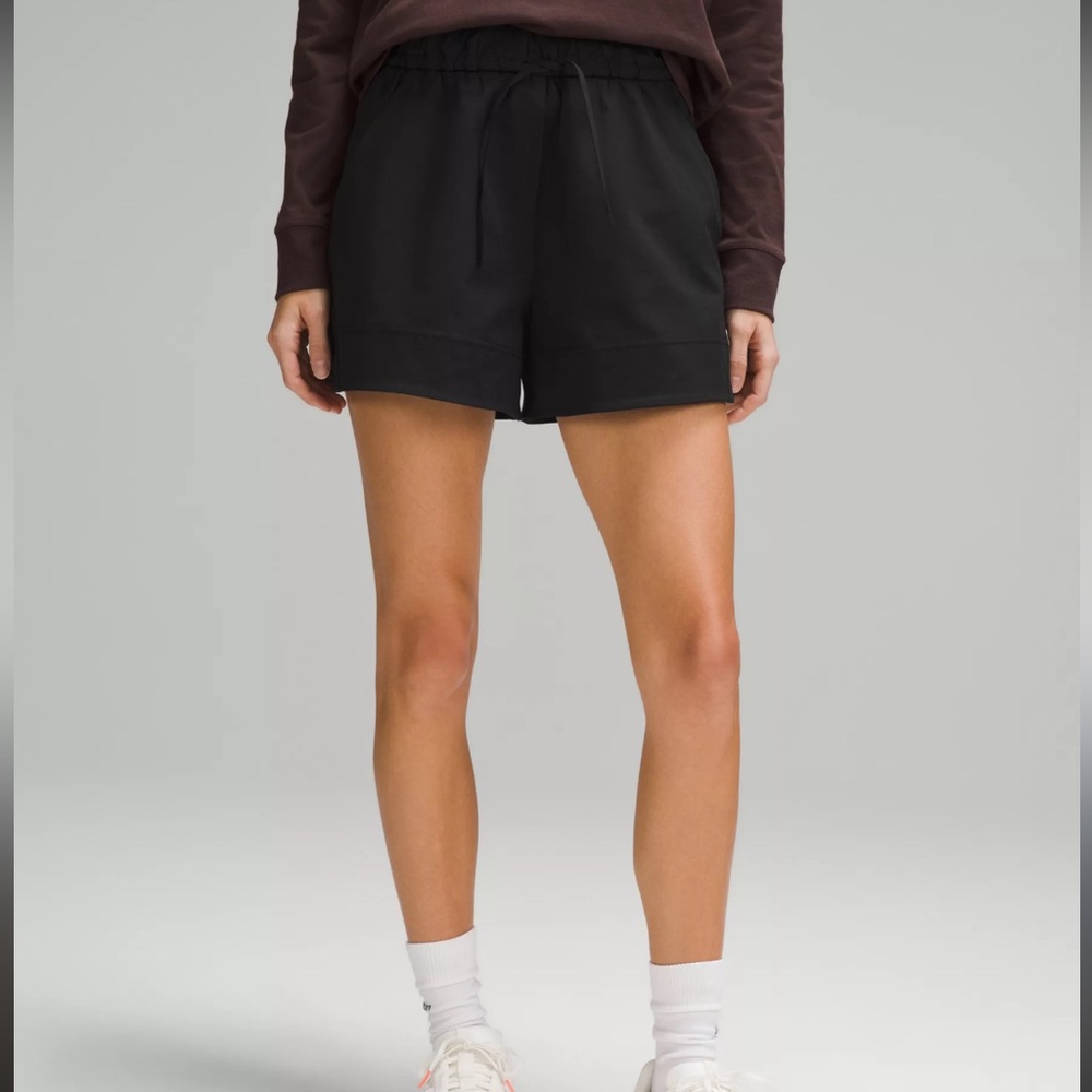 Lululemon Cinchable Waist High-Rise Woven Shorts 3.5” - Black size Small